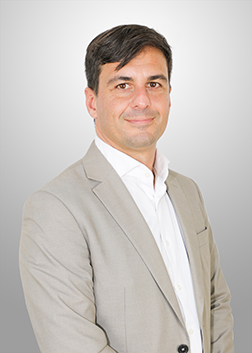 Dr. Javier Mena Raposo Dr. Javier Mena Raposo