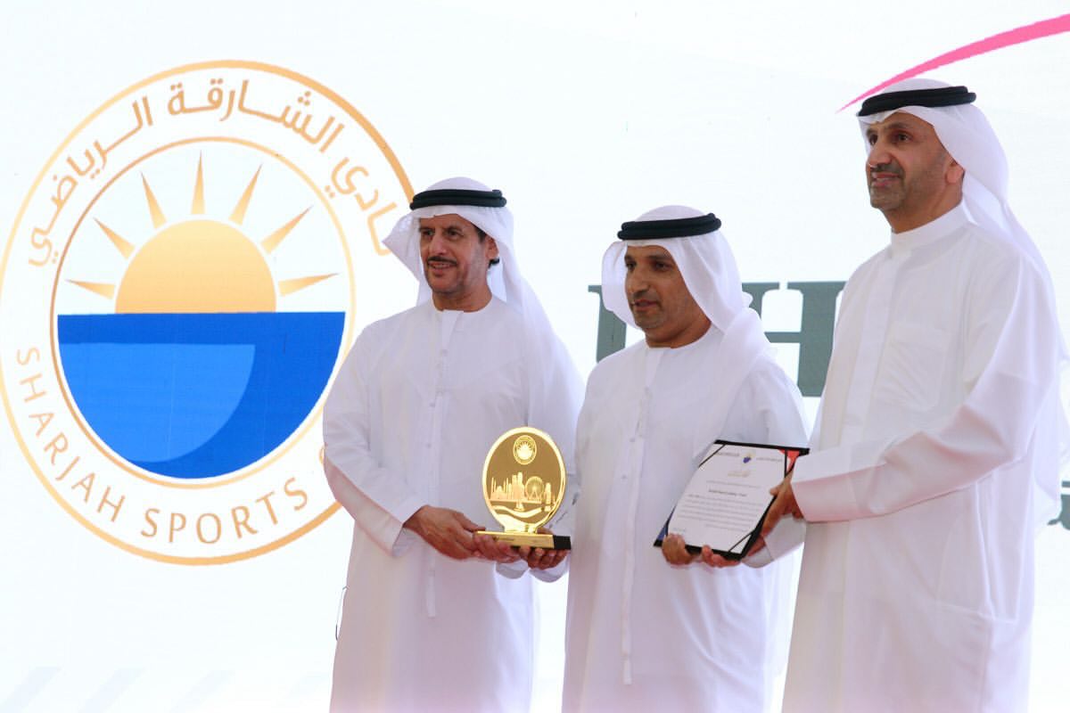 نادي الشارقة الرياضي يكرّم مستشفى الجامعة بالشارقة تقديرًا لرعايته الطبية للموسم الرياضي 2025-2026